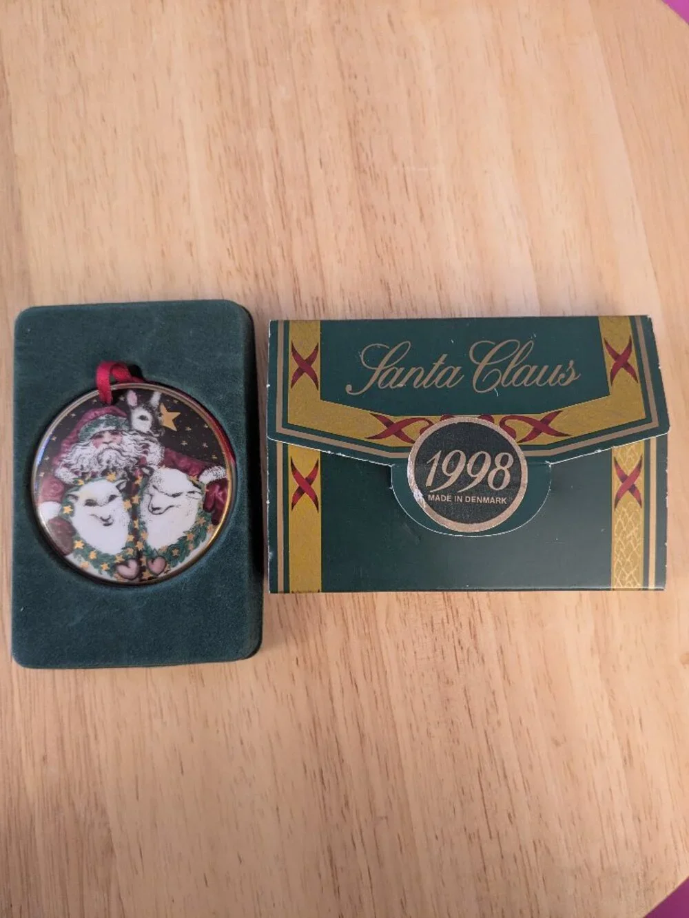 Bing And Grondahl Christmas Around The World Porcelain Christmas Ornament 1998